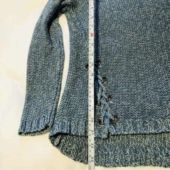 💜3/$30 XS Pullover Sweater with Lacing - Picture 5 of 7